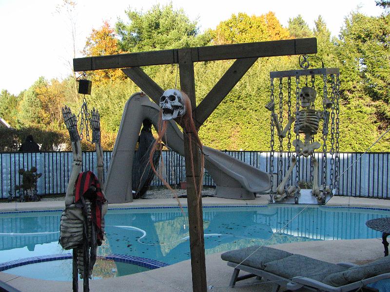 IMG_1550.JPG - Pirate gallows (daylight).