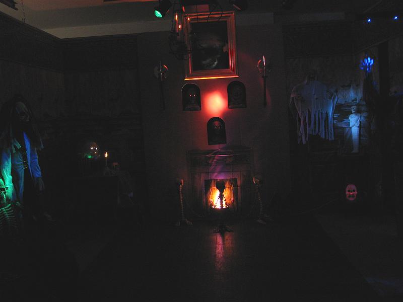 IMG_1584.JPG - Castle room (a little darker).