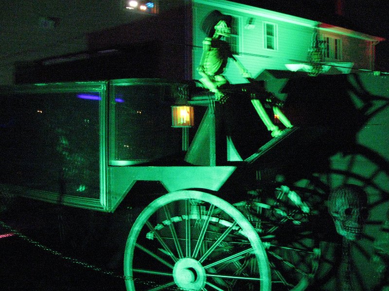 IMG_3484.JPG - Just ridin' to work, on a hearse